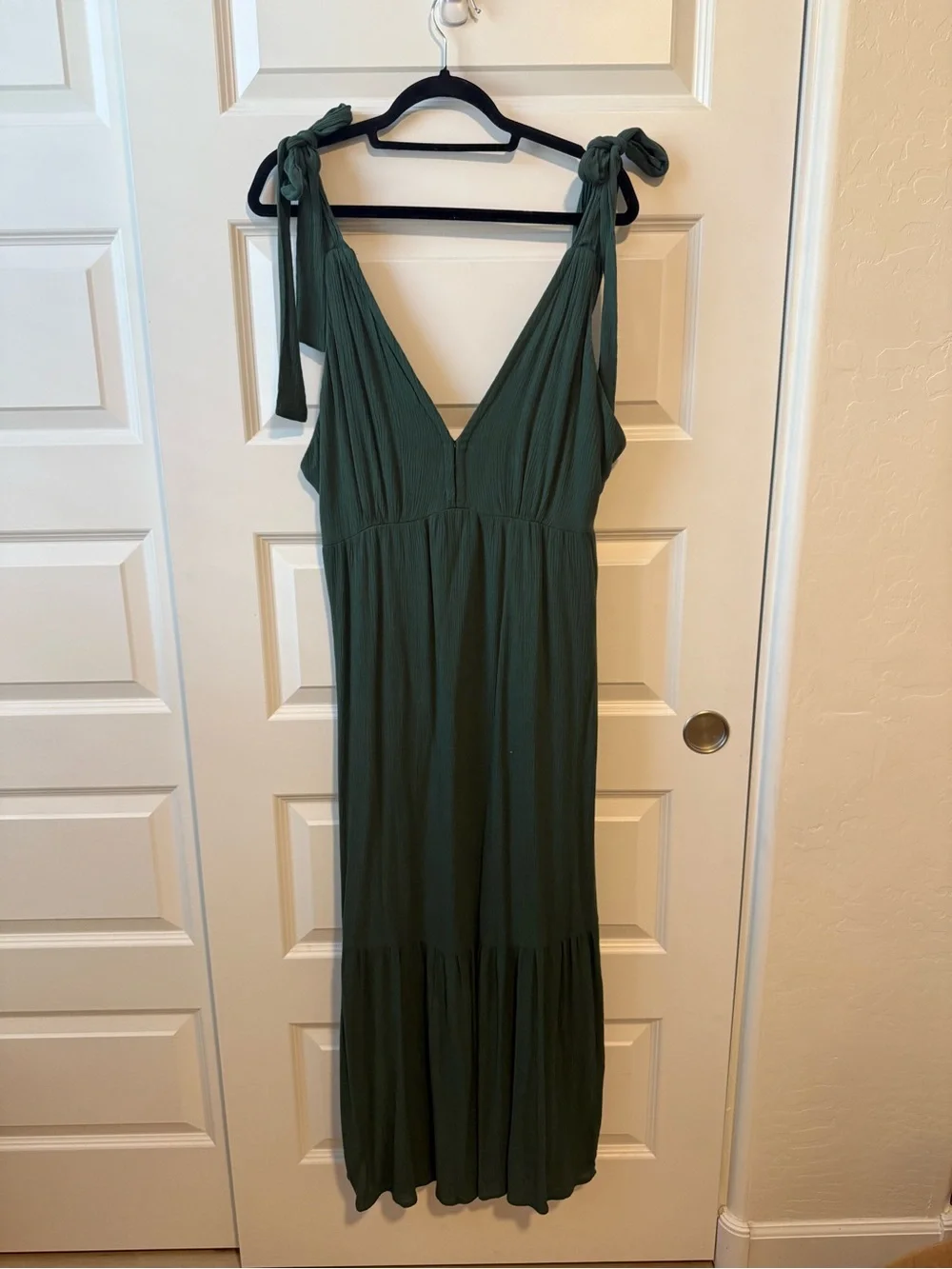 Abercrombie Tie-Shoulder Deep V Maxi Dress in Forest Green